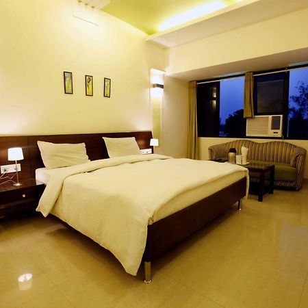 Shivoy Hotel Горакхпур Экстерьер фото