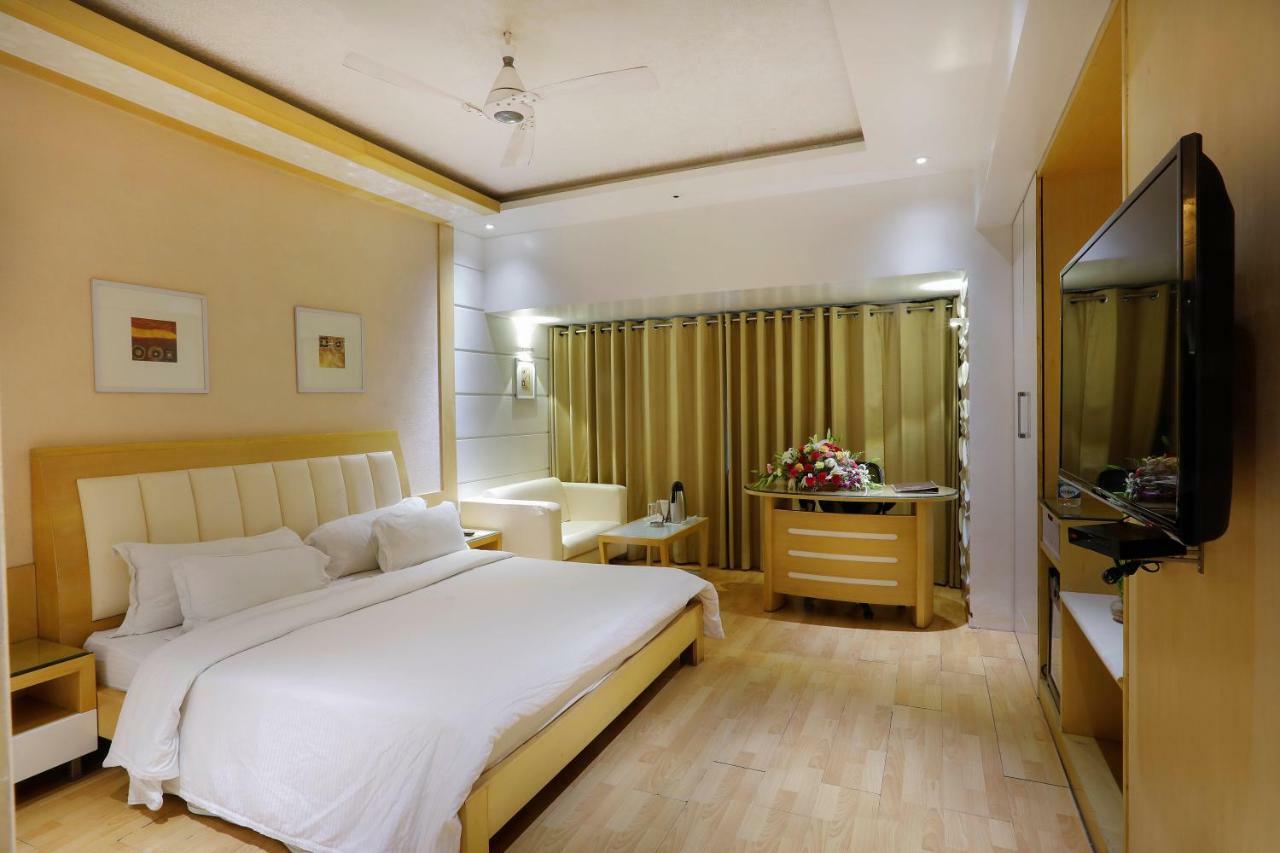 Shivoy Hotel Горакхпур Экстерьер фото
